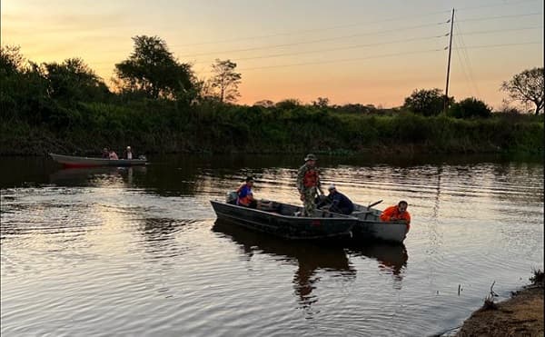 Padre e hijo mueren ahogados tras hundimiento de un bote en Piquete Cué