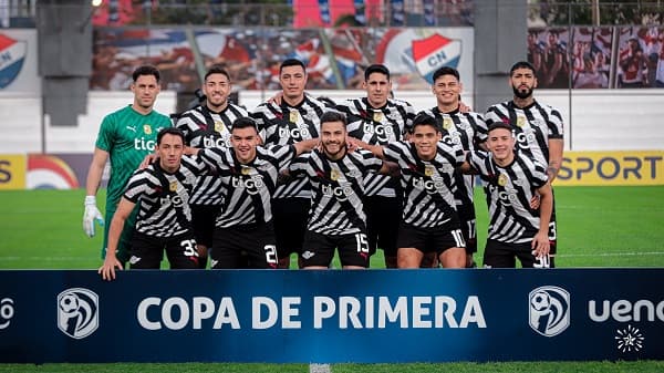 Libertad domina y mantiene la cima contra Resistencia