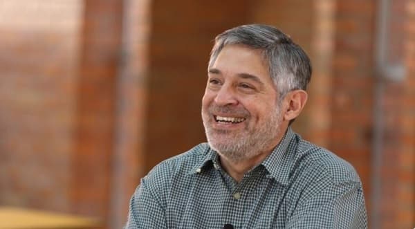 MEC propone policías especializados en lugar del cateo de mochilas