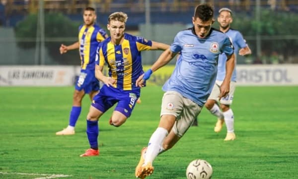 Luqueño busca honrar al fútbol paraguayo ante Racing