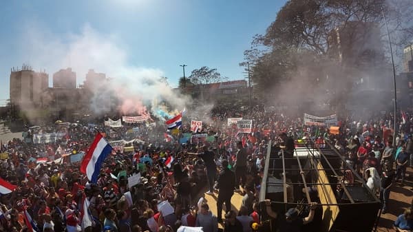 Marcha masiva en apoyo a Prieto en Ciudad del Este