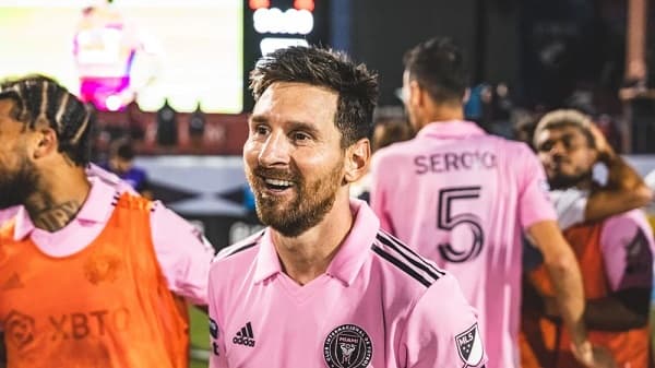 Messi lidera a Inter Miami a cuartos con doblete épico