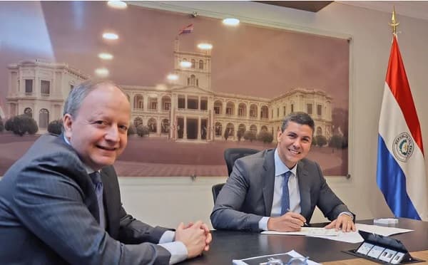 Santiago Peña oficializa el Ministerio de Economía y Finanzas