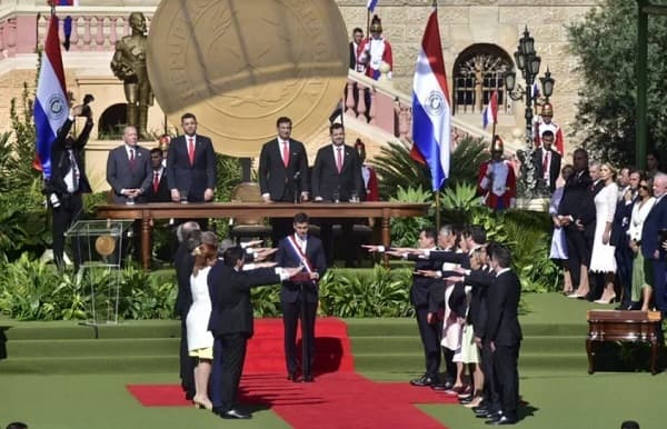 Nuevo gobierno: El gabinete de Santiago Peña toma posesión