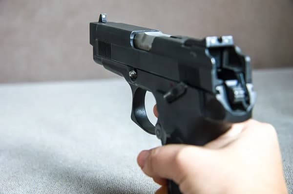 Conductor herido en insólito “asalto” frustrado en Mariano