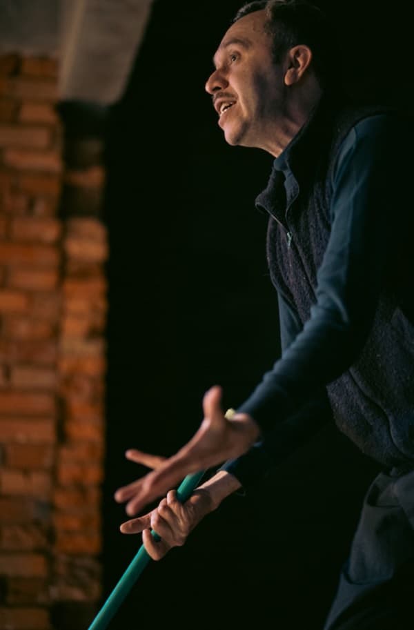 Jorge Báez revive a Shakespeare en unipersonal impactante