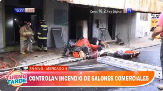 Controlan incendio en salón cercano a Mercado 4