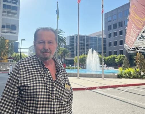 Le hicieron un doble trasplante pulmonar y hoy quiere inspirar a otros para que dejen de fumar