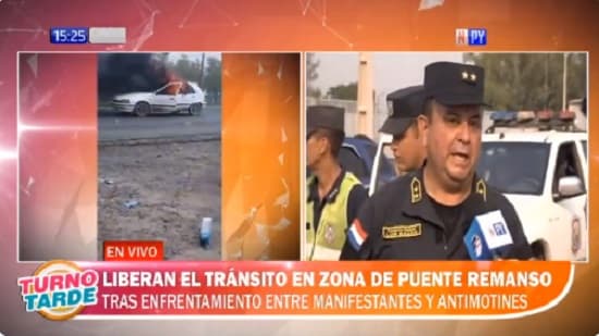 Remanso: Manifestantes queman vehículo antes de evacuación