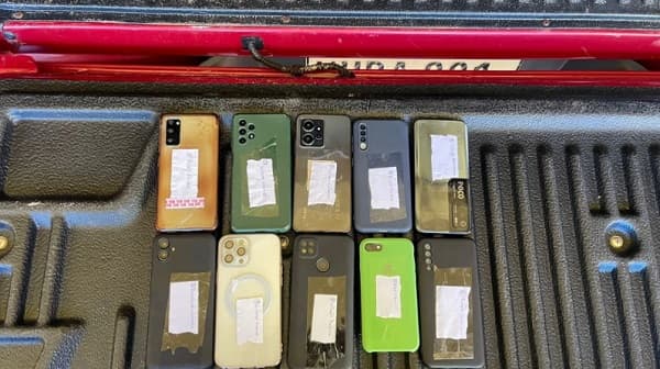 Allanamientos en Ciudad del Este permiten recuperar cerca de 60 celulares robados