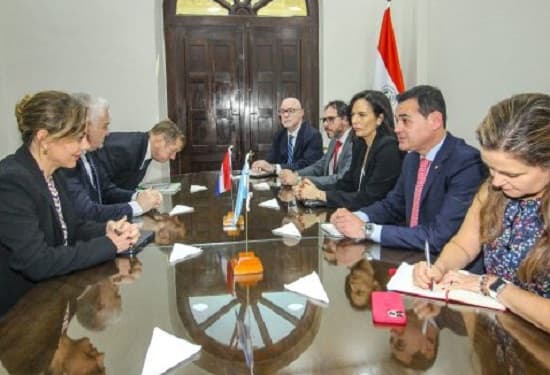 Mesa bilateral: Paraguay y Argentina buscan resolver tensiones en hidrovía y EBY