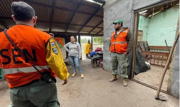 Temporal en General Bruguez: La SEN socorre a más de 30 familias afectadas