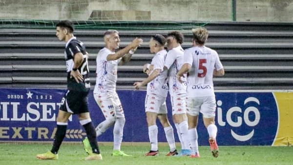 Nacional rompe las expectativas y tumba a Olimpia