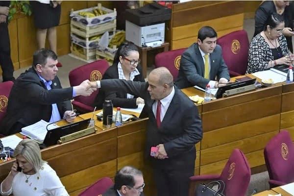 ¡Aprobado! Senado da luz verde a bonos de USD 600 millones para pagar deudas