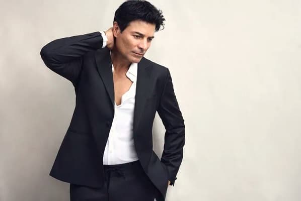 Chayanne regresa con romanticismo en su álbum 'Bailemos otra vez'
