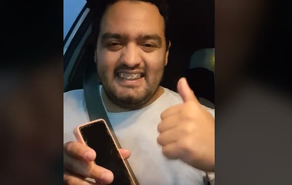 Conductor de Bolt y “tiktoker” devuelve celular a pasajera