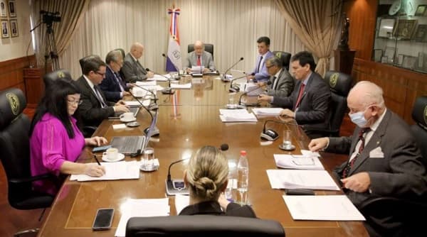 Corte Suprema ordena millonario pago a jueza repuesta en su cargo