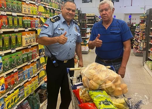 Heroico rescate de policía a anciano sordo captura corazones