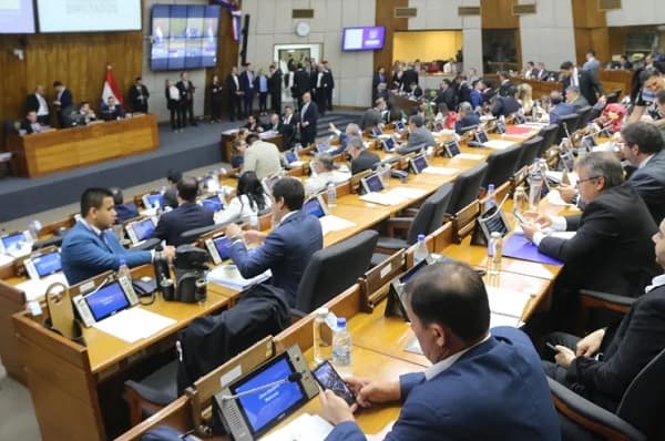 Diputados rechazan intento de despojo de tierras promovido por “Bachi” Núñez