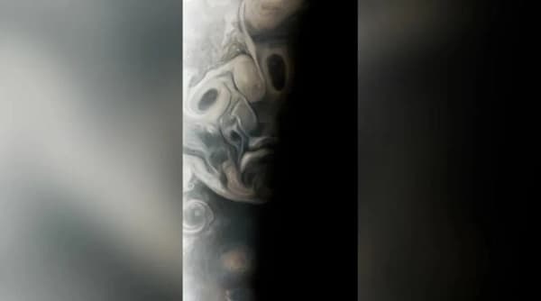 NASA descubre “rostro espeluznante” en Júpiter y “mano fantasmal” en nebulosa