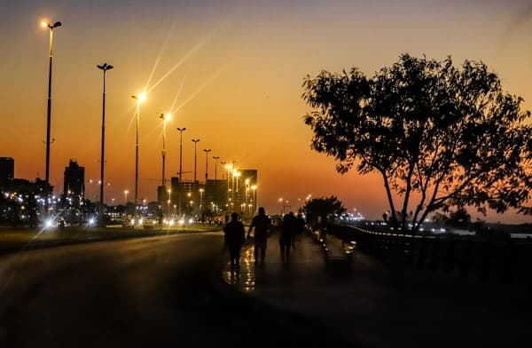 Lunes soleado y caluroso, sin lluvias a la vista