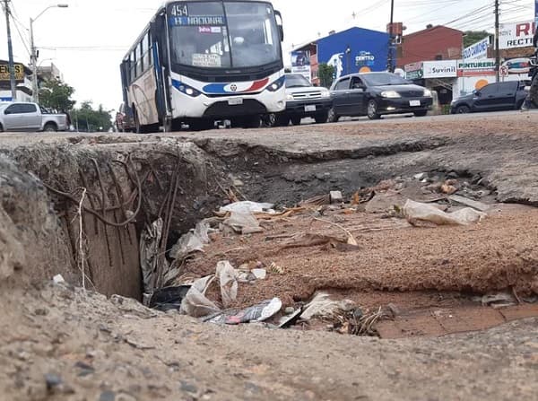 Exfuncionarios del MOPC enfrentan restricciones y fianzas en Caso Metrobús