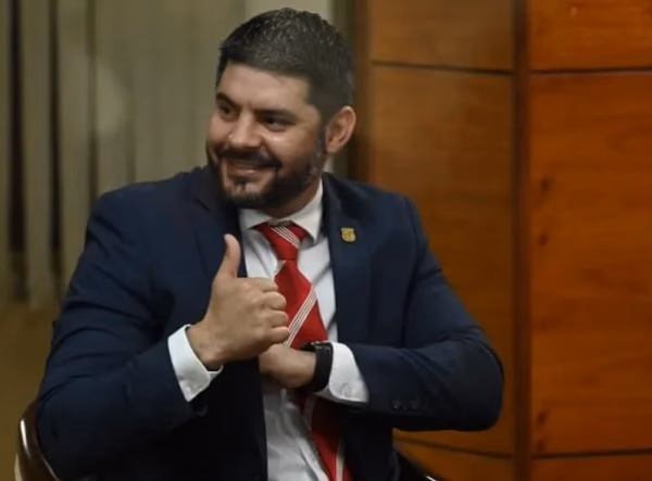 Silencio de Nenecho Rodríguez ante el escándalo de los bonos municipales