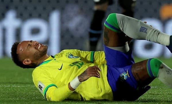 Lesión grave aparta a Neymar de las canchas por meses