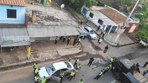 Detención polémica desata violencia de hinchas en Luque