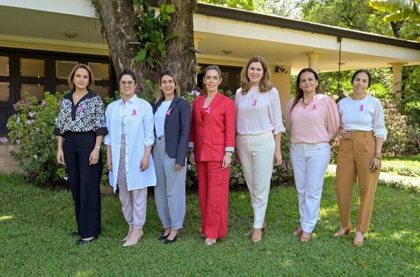 Primera Dama lanza Campaña “Octubre Rosa” para concienciar sobre el cáncer de mama