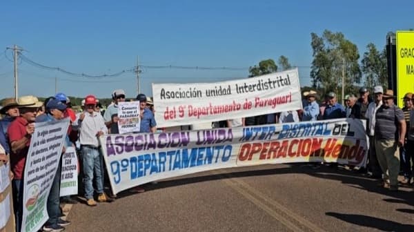 ¡Basta ya de contrabando! Productores de papas y cebollas paralizan Paraguarí