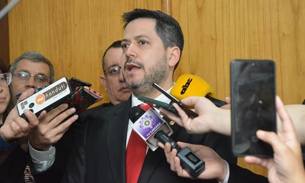 Presidente de Diputados no descarta posible reglamento restrictivo a la prensa