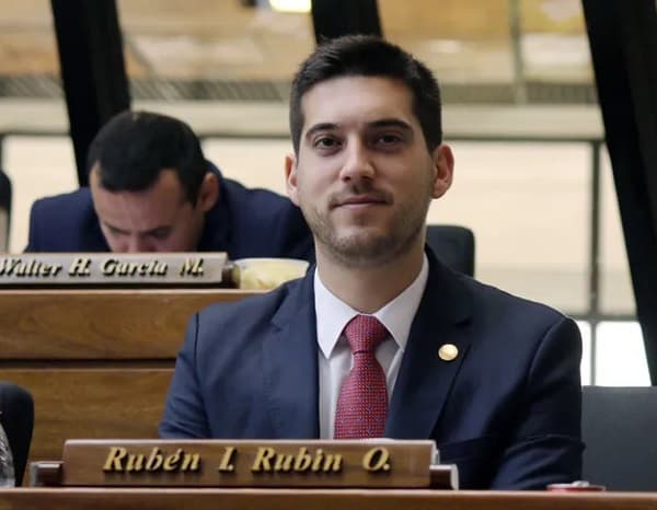 ¿Solidaridad o inconsciencia? Diputado propone enviar enfermeros a zona de guerra