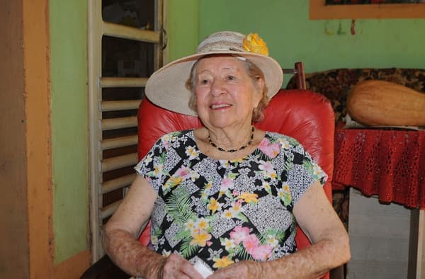 Doña Leopoldina, a sus 89 años, una defensora incansable del Lago Yrendy