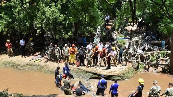 Hallan sumergida en Arroyo Lambaré la camioneta de militares desaparecidos