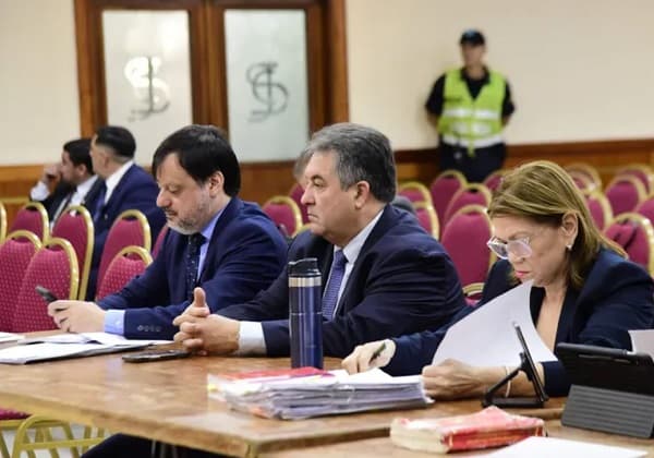 Tapabocas de oro: Fiscalía insiste en lesión de confianza y pide juicio oral