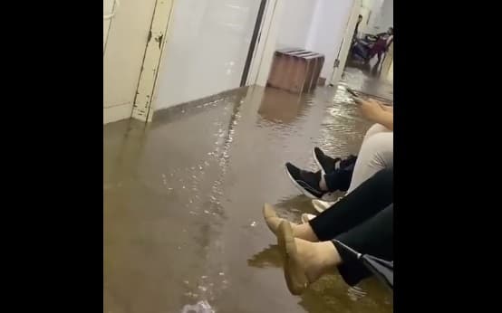 Temporal arrasa Hospital de Lambaré: Pacientes en medio de la inundación