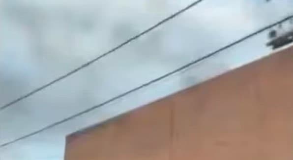 ¡Cerca de la tragedia! Incendio en supermercado de Villa Morra por falla en transformador