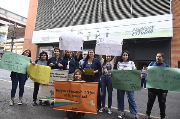 MEC en silencio: polémica por plan de educación sexual