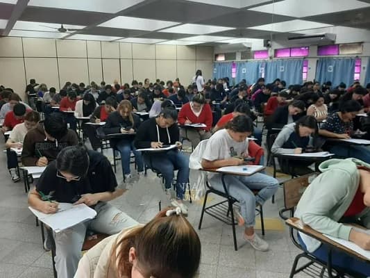 631 aspirantes a médicos enfrentan segunda prueba en la UNA