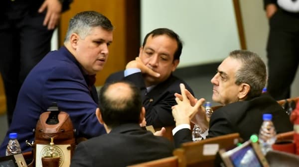 Proyecto de ley busca reducir penas a corruptos que devuelvan lo robado