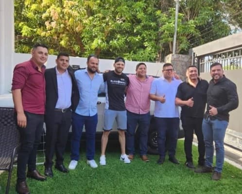 Presidentes de seccionales de la ANR fotografiados con 'Cucho' Cabaña