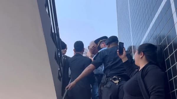 “Beto” Ovelar salva a hombre de lanzarse al vacío