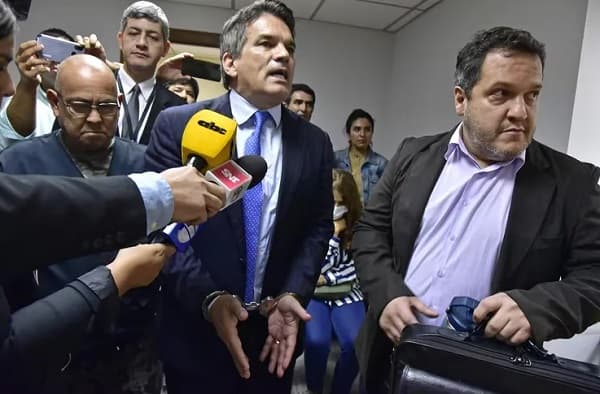 Amenazan de muerte a Turrini, según defensa