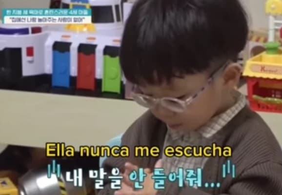Niño surcoreano viraliza video hablando de sus padres ausentes