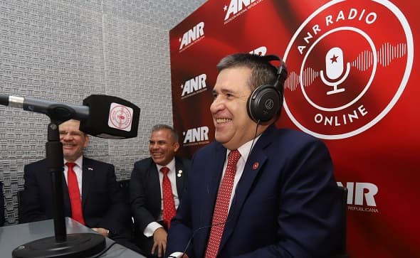 ¿Vuelve “La Voz del Coloradismo”? Cartes lanza radio online del Partido Colorado