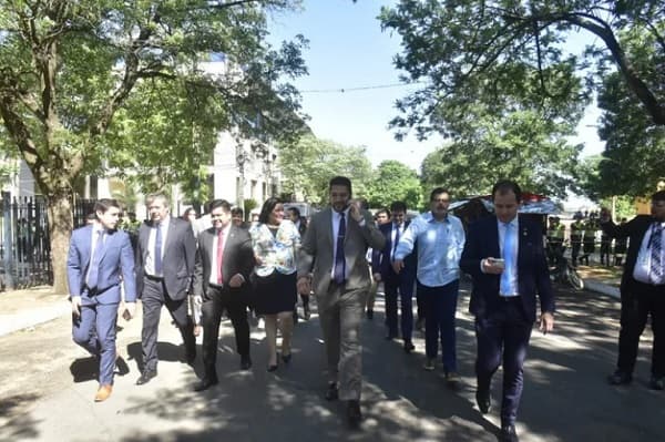 Diputados opositores dejan sin quorum sesión ordinaria y se suman a las protestas