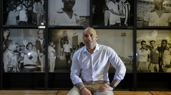 Brasil rinde tributo a Pelé en el aniversario de su fallecimiento