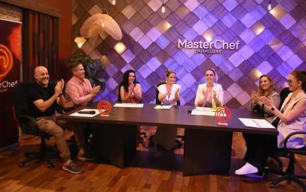 Martita y Shoshiana son premiadas por MasterChef Paraguay