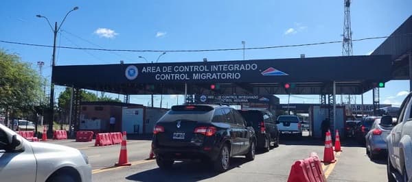 Migraciones habilita registro previo para ingreso y salida por tierra